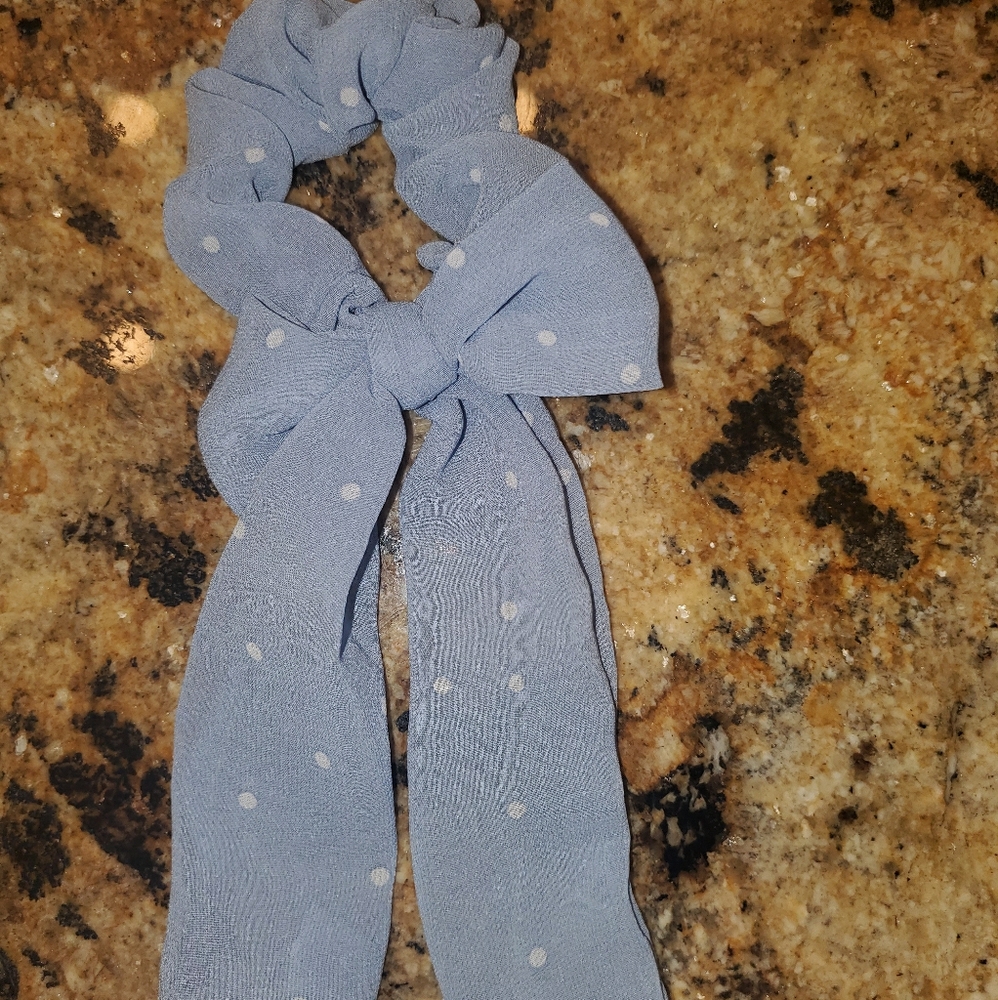 Scrunchie with bow